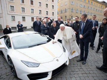 Lamborghini Huracan dla Papieża
